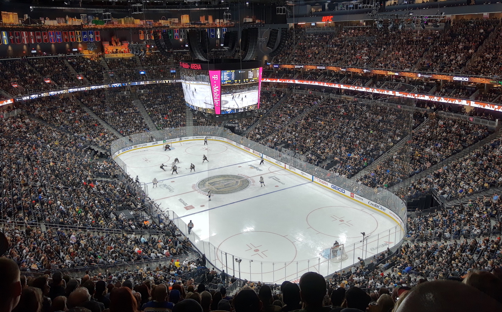 VYPRODÁNO NHL a NBA: LeBron, Klapka a Hertl v Kalifornii a Nevadě